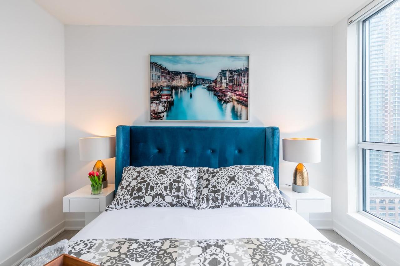 Luxury 2 Bedroom In The Heart Of Entertainment District W/ Cn Tower View Toronto Zewnętrze zdjęcie