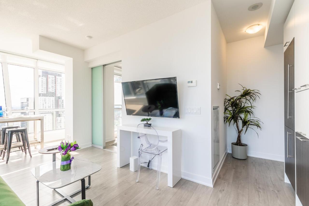 Luxury 2 Bedroom In The Heart Of Entertainment District W/ Cn Tower View Toronto Zewnętrze zdjęcie