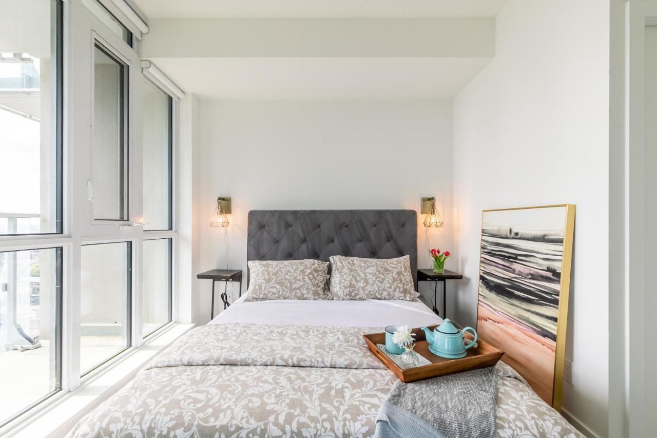 Luxury 2 Bedroom In The Heart Of Entertainment District W/ Cn Tower View Toronto Zewnętrze zdjęcie
