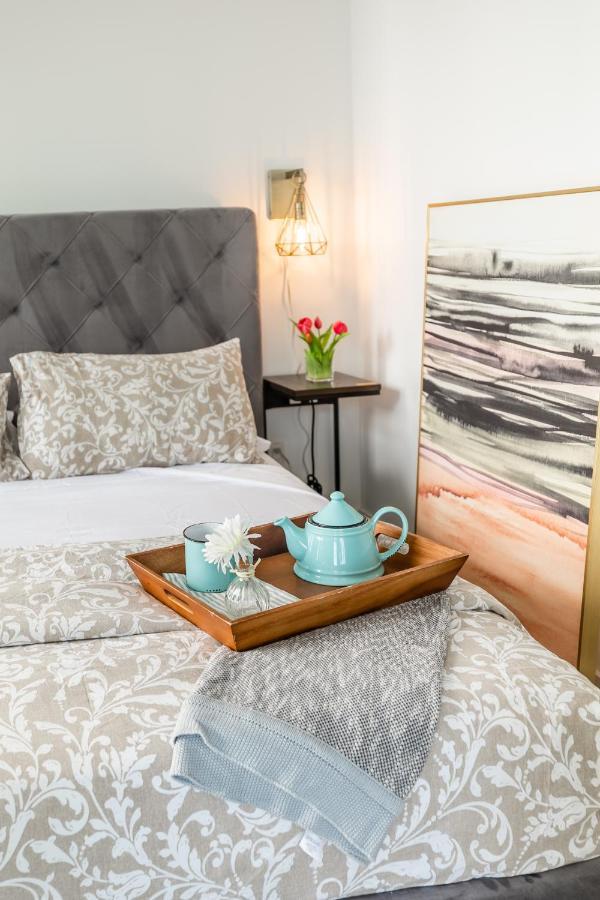 Luxury 2 Bedroom In The Heart Of Entertainment District W/ Cn Tower View Toronto Zewnętrze zdjęcie