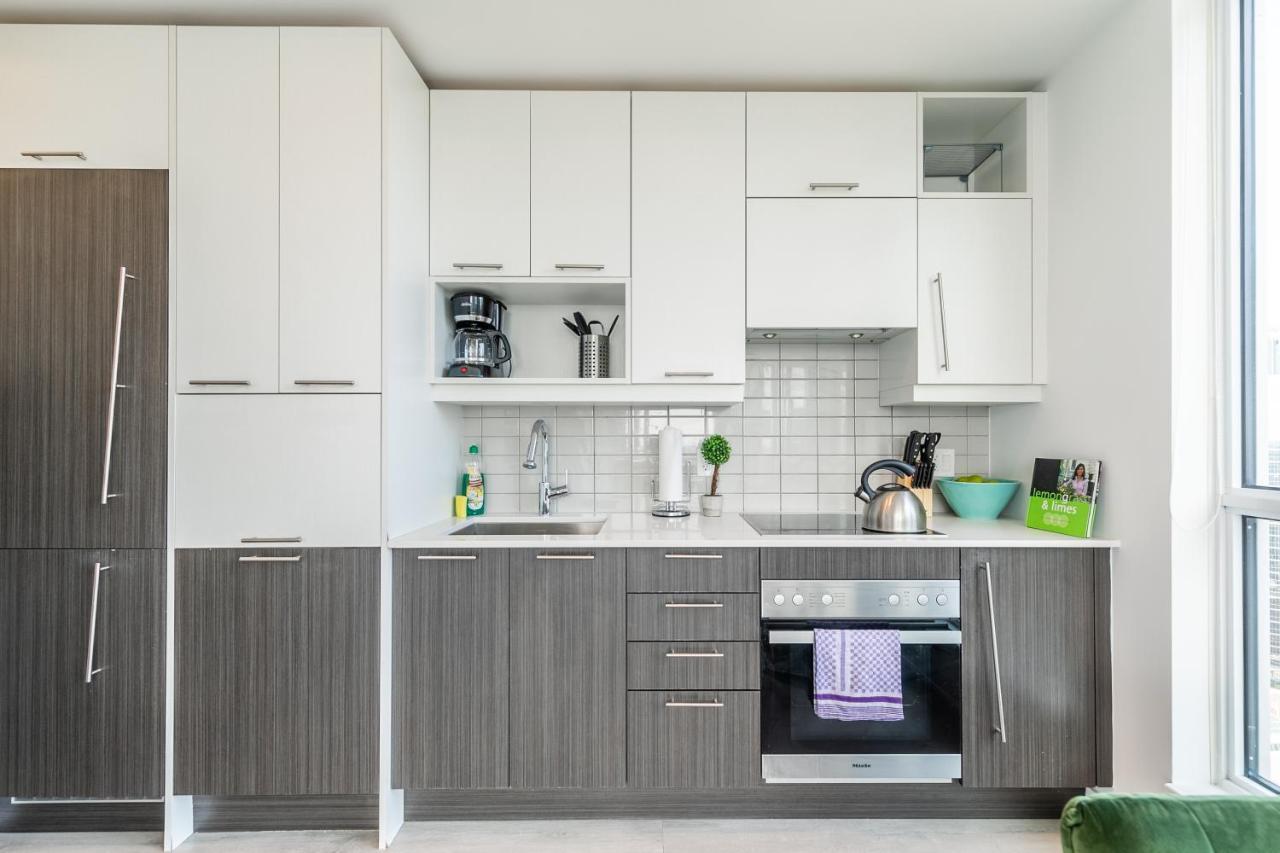 Luxury 2 Bedroom In The Heart Of Entertainment District W/ Cn Tower View Toronto Zewnętrze zdjęcie