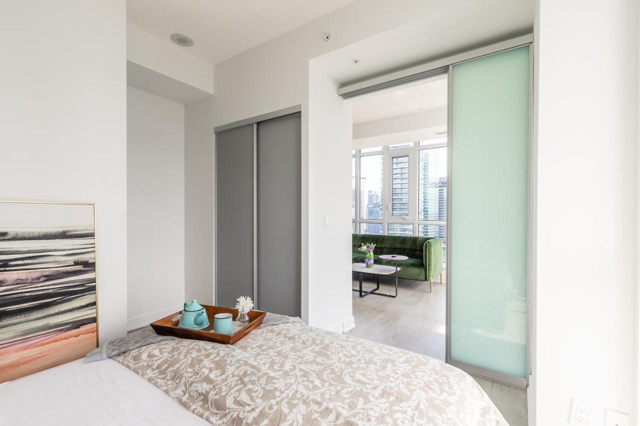 Luxury 2 Bedroom In The Heart Of Entertainment District W/ Cn Tower View Toronto Zewnętrze zdjęcie