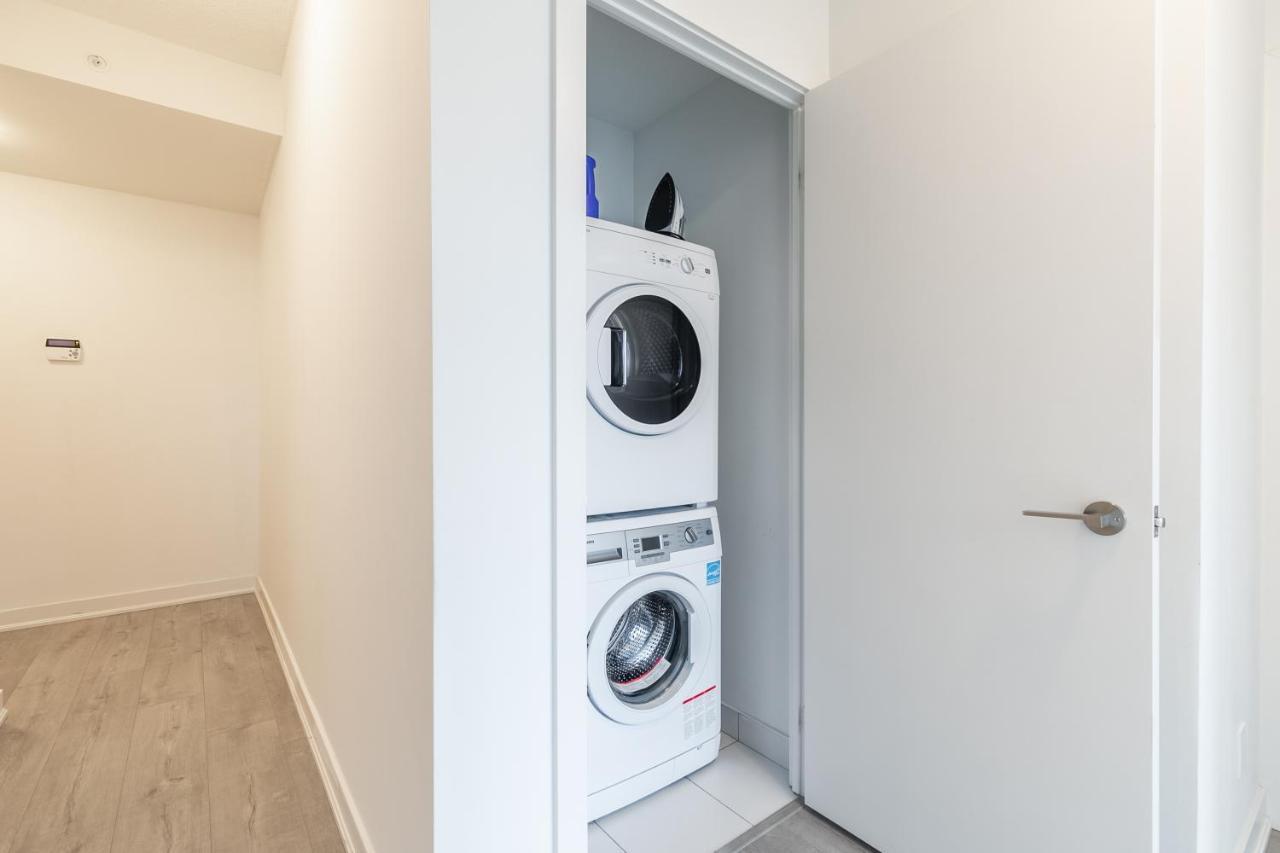 Luxury 2 Bedroom In The Heart Of Entertainment District W/ Cn Tower View Toronto Zewnętrze zdjęcie